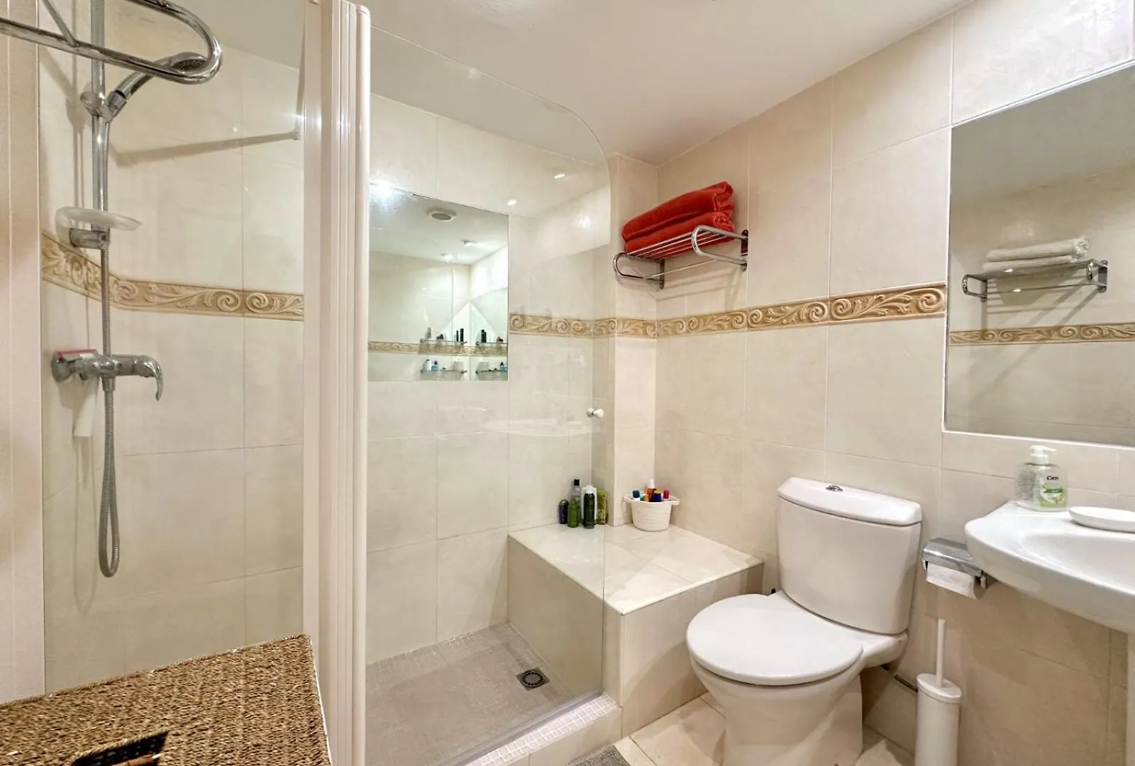 Modern 2 Bedroom Apartment In Marbella 0*,